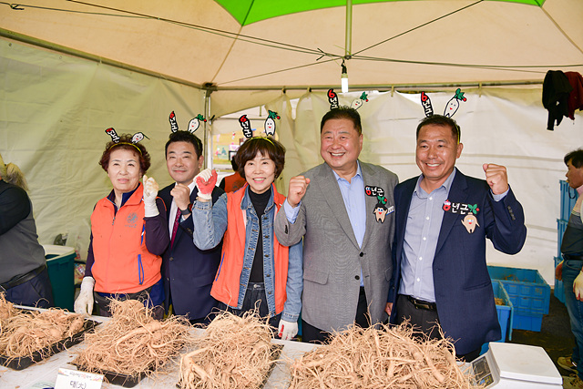 2024년 제19회 파주개성인삼축제 축제 사진(판매장) 썸네일