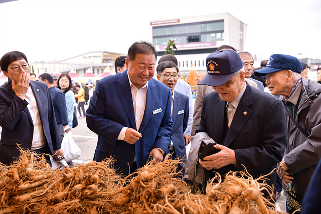 2025년 제20회 파주개성인삼축제 축제 사진(판매장) 썸네일