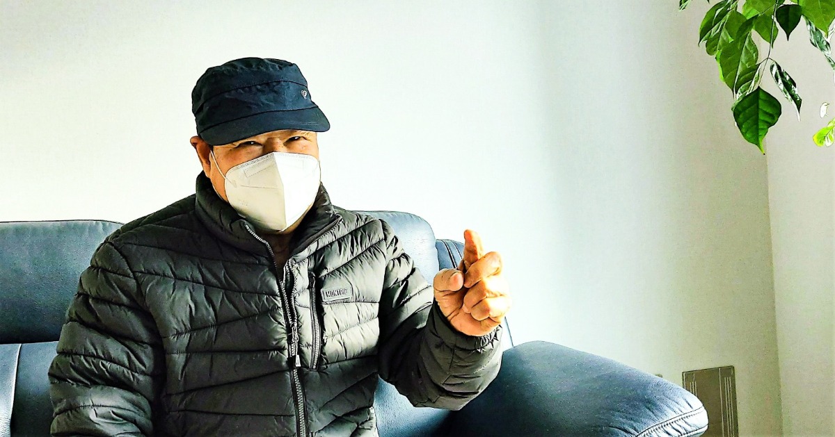 한국 전쟁 참전 경험과 명예수당에 대해 말씀하시는 김용철 어르신