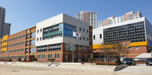 산들초등학교 전경