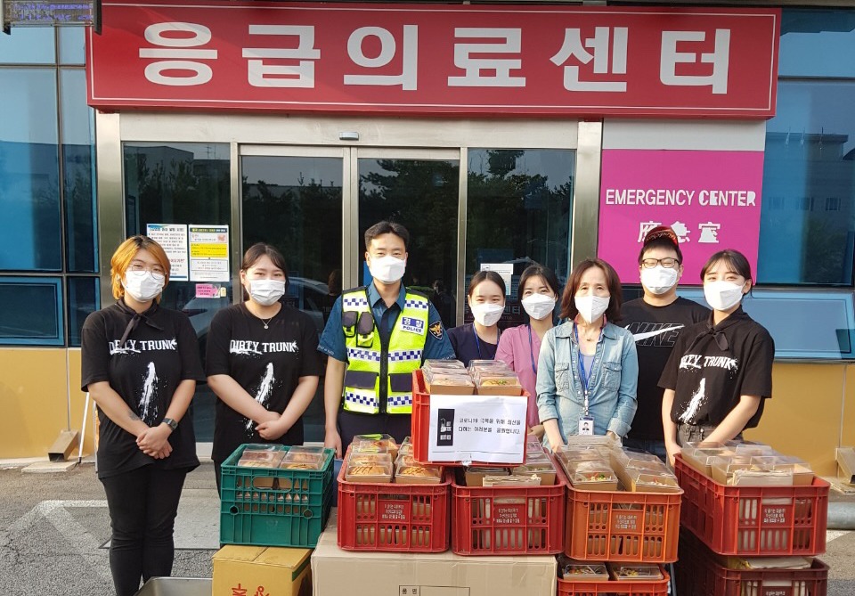 코로나19로 인해 고생하는 의료진에게 간식 지원