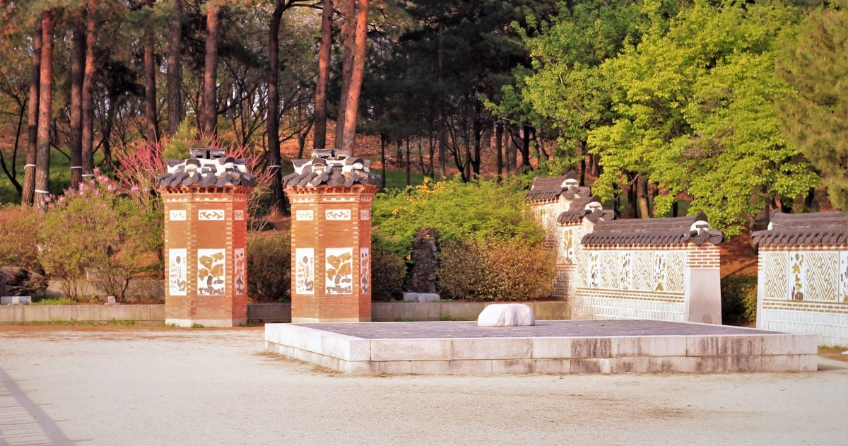 화계와 장식굴뚝