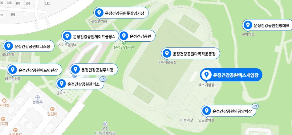 건강공원 내 주요 시설 배치도. 중앙에 다목적운동장, 하단에 다목적체육관이 있다.